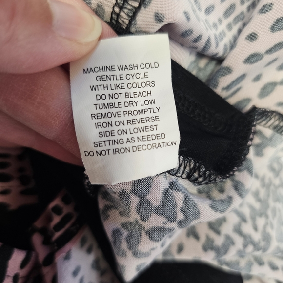 Notations Chic Blouse Abstract Design Pink Black - Picture 11 of 12